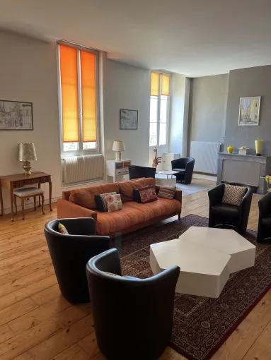 Service ménage entre deux locations saisonnières à bord Pessac, Bordeaux, La Tey Conciergerie